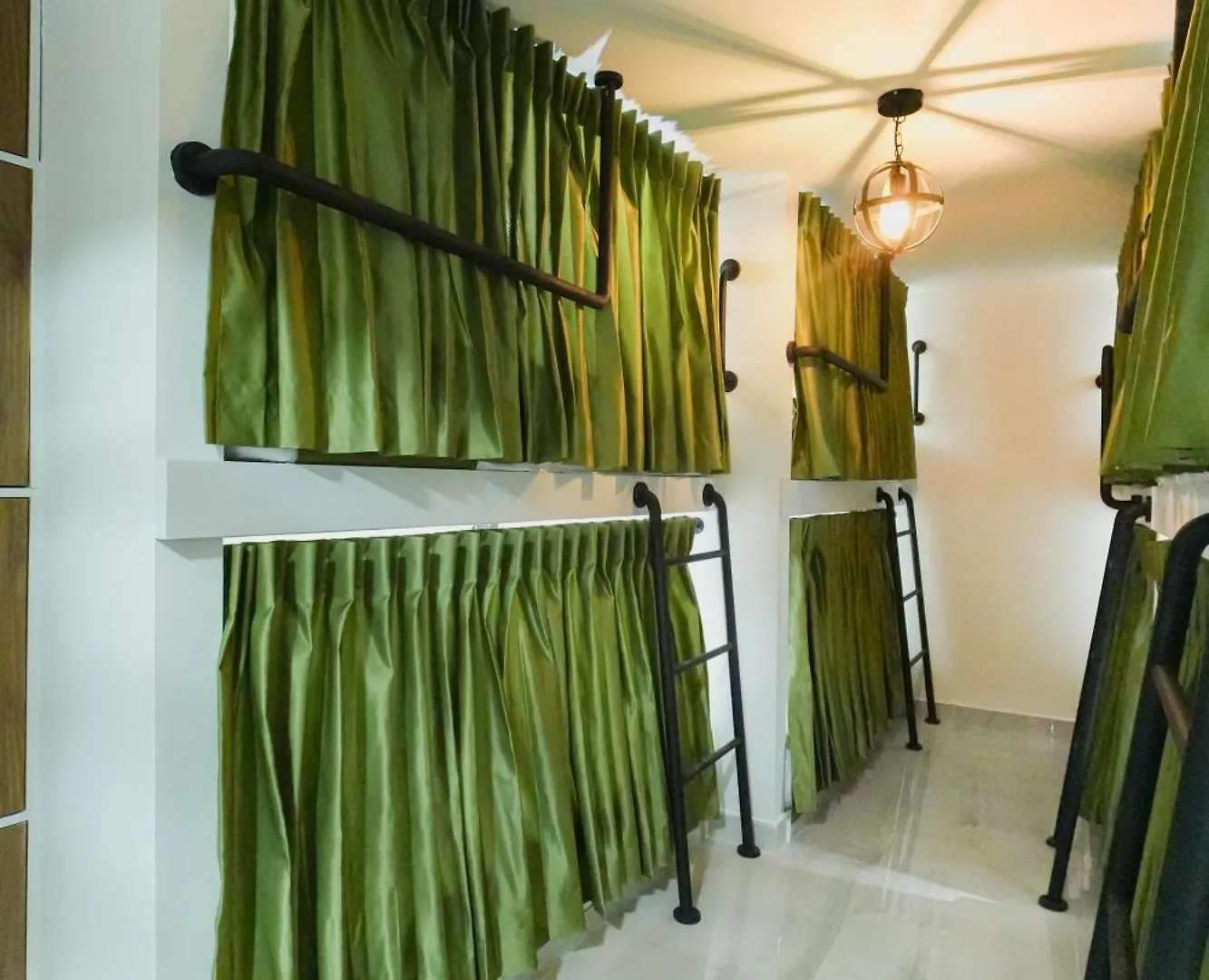 Qantic Lodging Medellin Guest house