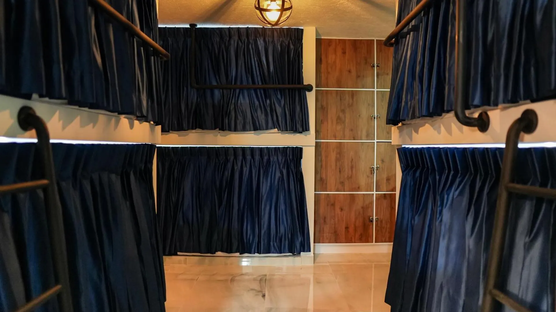 Qantic Lodging Medellin Guest house