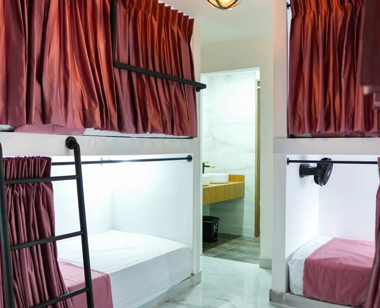Qantic Lodging Medellín 0*,